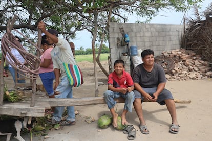 Habitantes de las comunidades de San Blas Atempa, en Oaxaca.