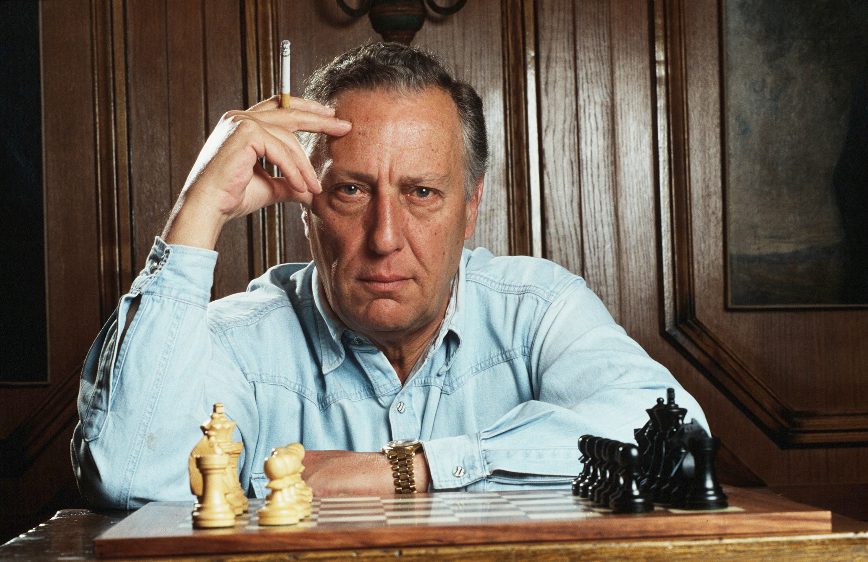 Muere a los 86 años el escritor británico Frederick Forsyth, autor de ‘Chacal’ Publicado por Últimas noticias: la última hora de hoy en EL PAÍS