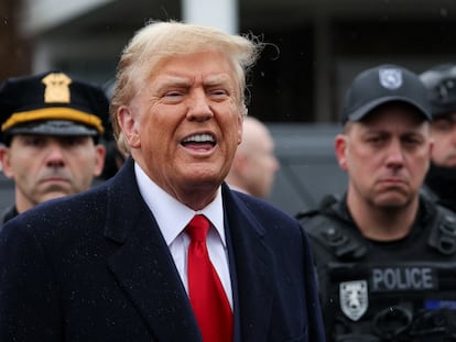 El expresidente de Estados Unidos, Donald Trump, el pasado viernes tras asistir al funeral de un agente de policía en Massapequa Park (Nueva York).