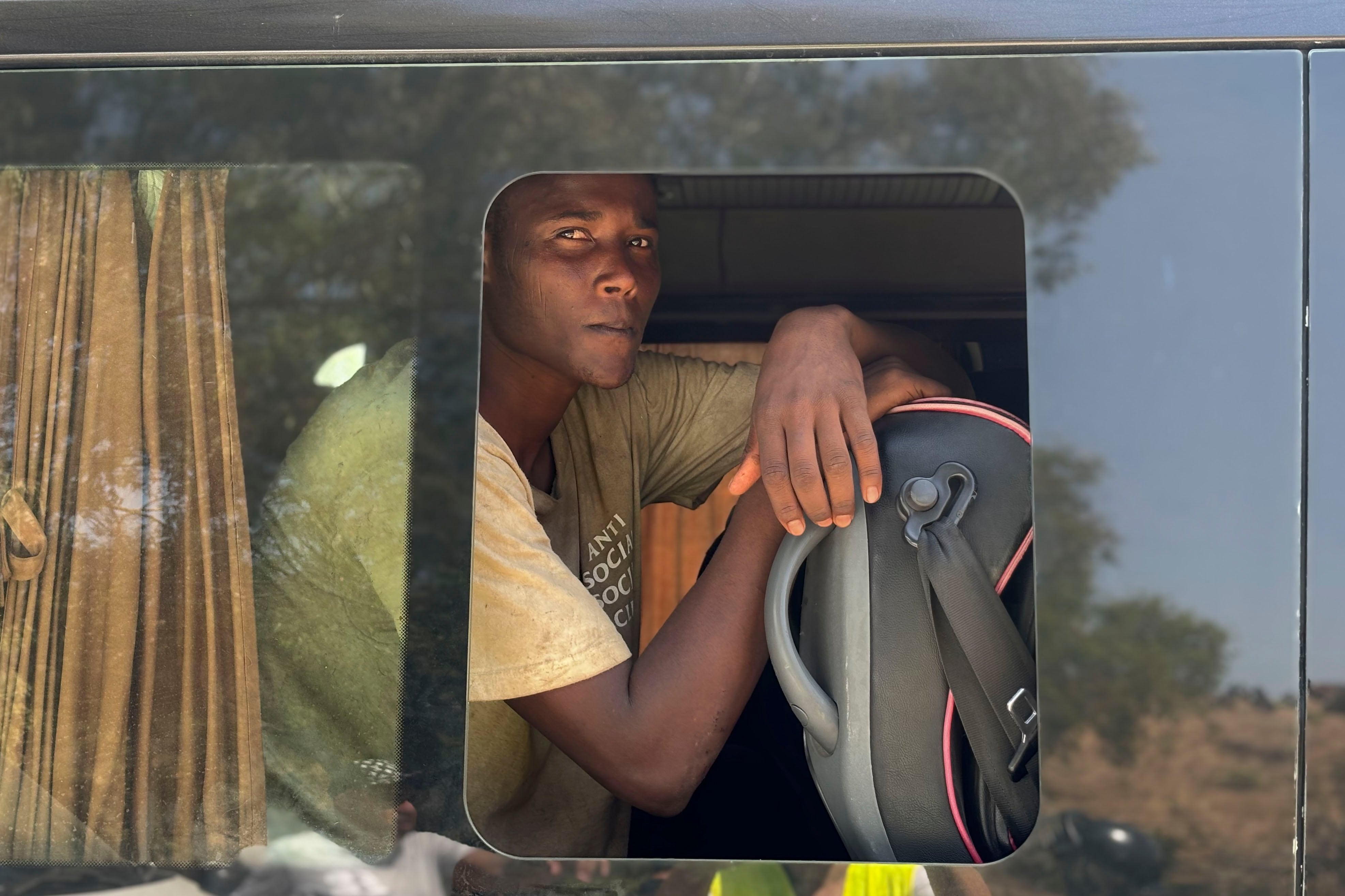 Última hora de la entrada de inmigrantes a Ceuta, en directo | La policía marroquí detiene a 61 personas por incitar a la migración ilegal hacia Ceuta