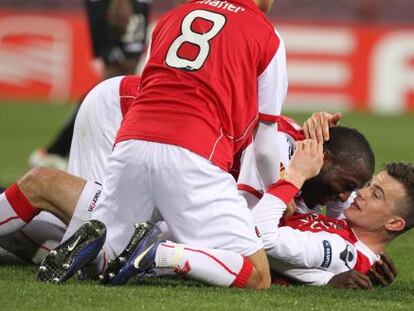 Los jugadores del AZ Alkmaar celebran el gol conseguido ante el Udinese.