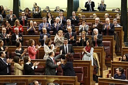 El Congreso aplaude a Patxi López tras su designación como presidente del Congreso.