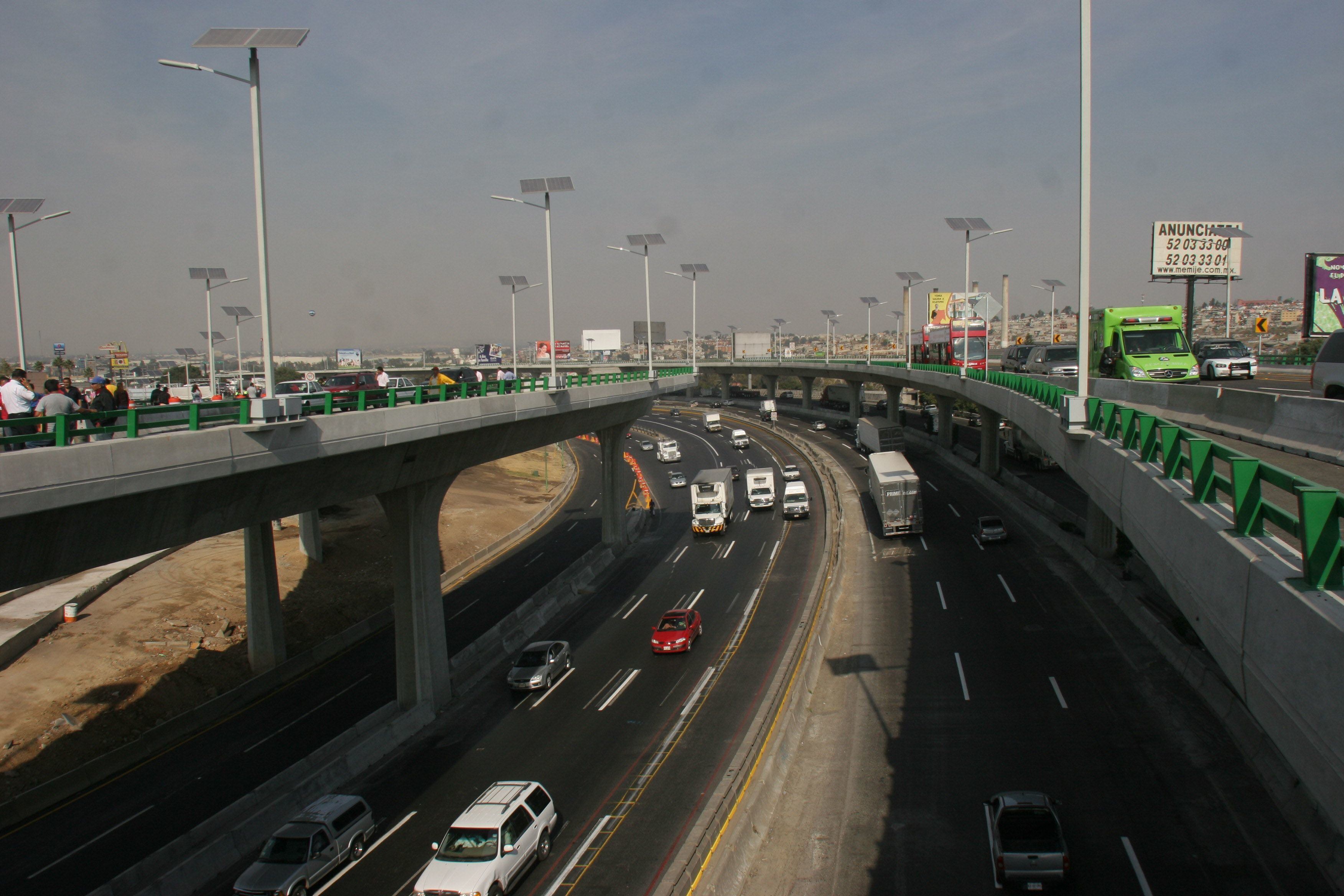 El Viaducto Bicentenario en el tramo Lago de Guadalupe-Tepalcapa.