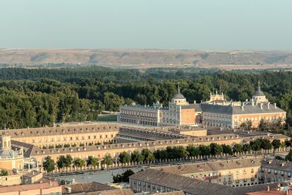 Aranjuez es mucho más que el Paisaje Cultural que reconoce la Unesco. Sus más de 2.000 hectáreas de paisajes acuáticos, vegetales y urbanos justifican que la ciudad fuera en su día la otra capital de la monarquía.