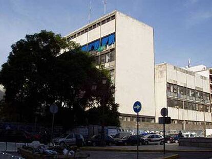 Jefatura Superior de Policía. En Sevilla la llamada comisaría de la Gavidia, del arquitecto Ramón Monserrat Ballesté, es uno de los edificios inventariados que corre peligro de desaparecer.