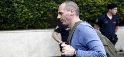 Varoufakis llega a la reuni&oacute;n del comit&eacute; central de Syriza el pasado s&aacute;bado.