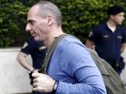 Varoufakis llega a la reuni&oacute;n del comit&eacute; central de Syriza el pasado s&aacute;bado.