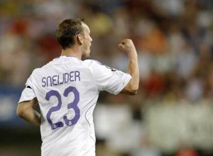 Sneijder celebra su segundo gol al Villarreal.