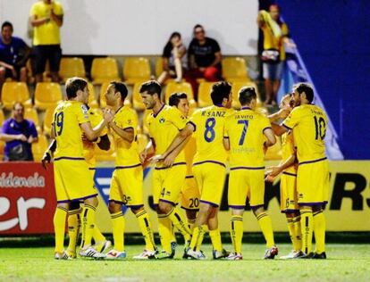 El Alcorc&oacute;n, tras tres victorias,  es el lider de la Liga Adelante