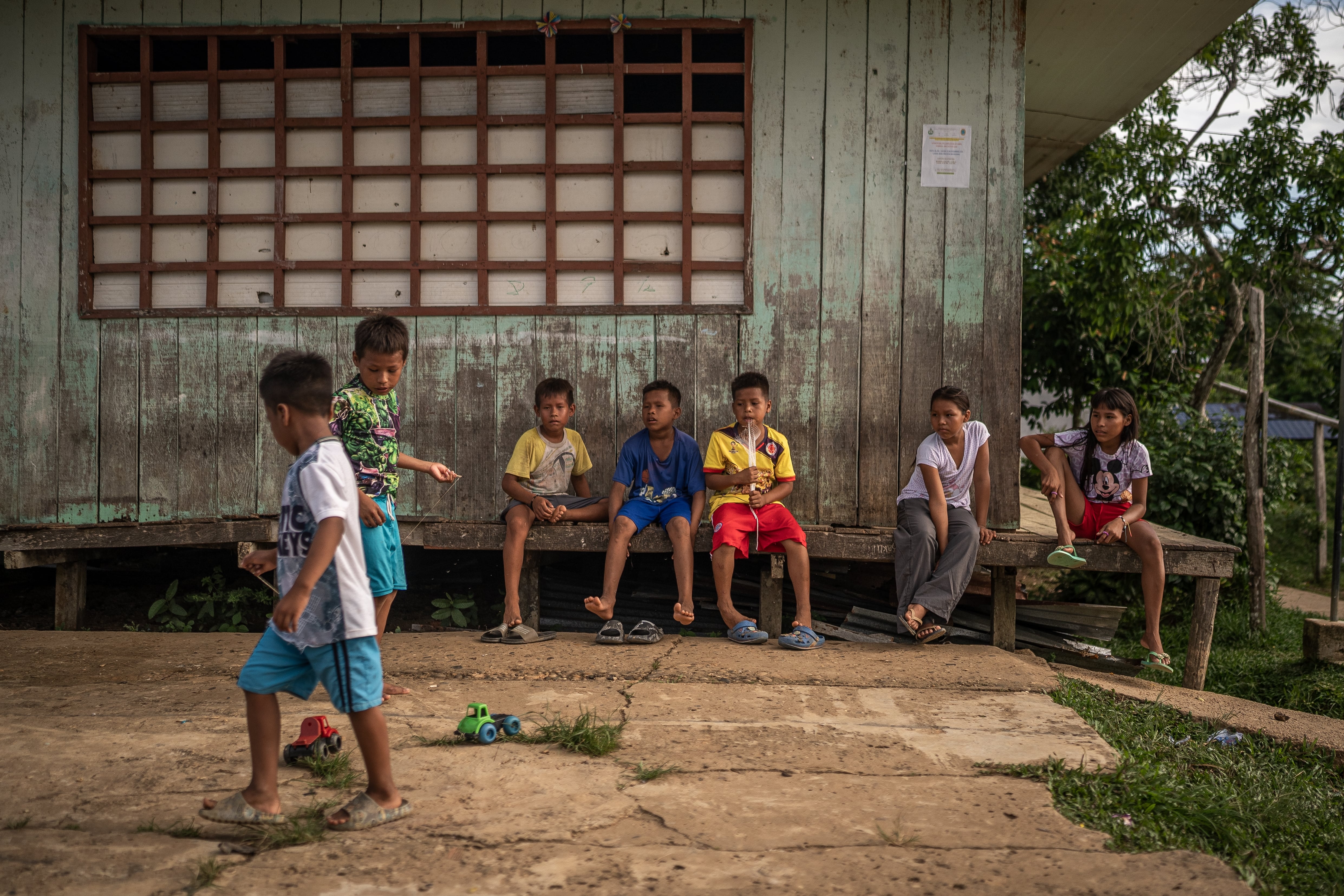 Niños de la comunidad 'La Libertad' en Colombia, en diciembre de 2024.