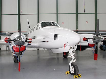 Uno de los dos aviones incautados por la policía a la red de blanqueo de dinero.