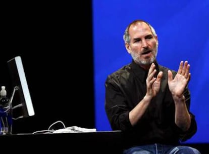 Steve Jobs, en septiembre, en un acto de presentación de un sistema de descarga de videos mediante iTunes.