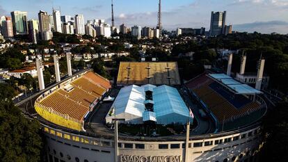 Estadio municipal Paulo Machado de Carvalho, conocido como estadio Pacaemú, en Sao Paulo, donde se ha instalado un hospital de campaña con capacidad para 200 camas. |
