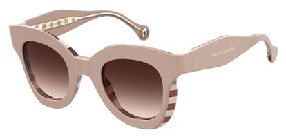 La nueva colección de gafas sol de Carolina Herrera tiene modelos tan bonitos como este. (189 euros)
