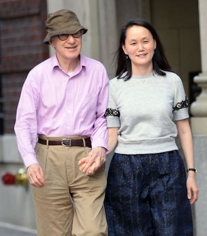 O casal passeando por Nova York.