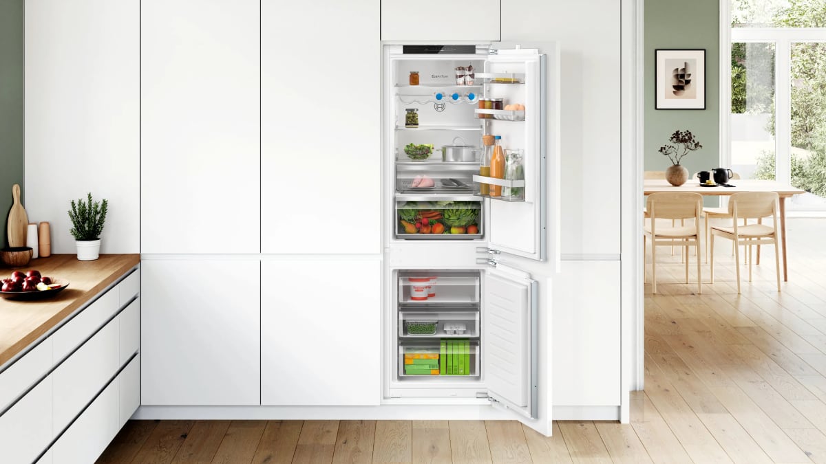 Frigorífico combi integrable Serie 4, de Bosch.