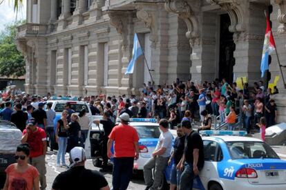 Protesta de polic&iacute;as en Santa Fe (Argentina).