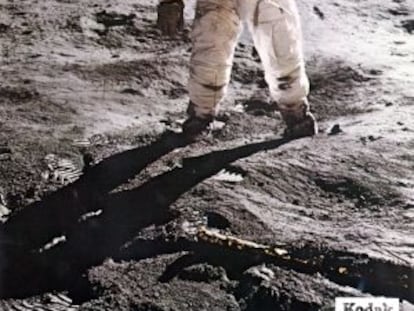 Edwin Aldrin, durante su paseo lunar, fotografiado por Neil Armstrong.