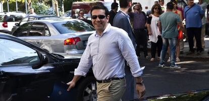 El primer ministro griego, Alexis Tsipras, a su llegada a una reuni&oacute;n en Atenas.