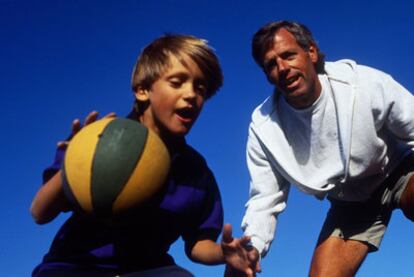 La agresividad de los padres es uno de los motivos de la violencia en el deporte escolar, según un estudio.