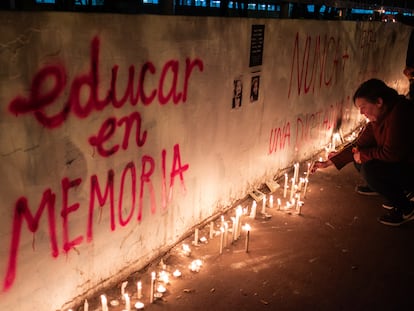 Velatón de el Estadio Nacional de Chile, el mayor centro de detención en la dictadura de Pinochet, Santiago.