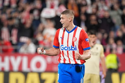 Artem Dovbyk celebra uno de sus goles frente al Granada.