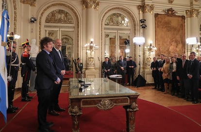 Javier Milei toma juramento a Federico Sturzenegger, como ministro de Desregulación y Transformación del Estado.