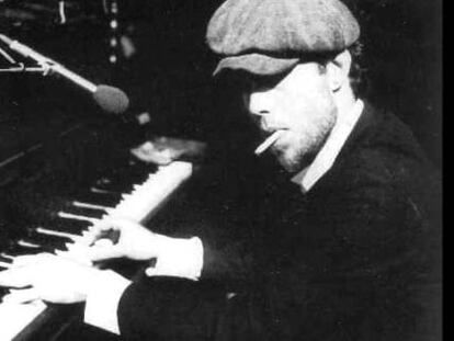 De cuando el piano de Tom Waits se emborrachaba tanto como él