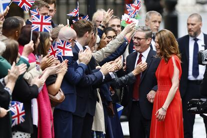 El primer ministro británico, Keir Starmer, con su mujer, Victoria Starmer.