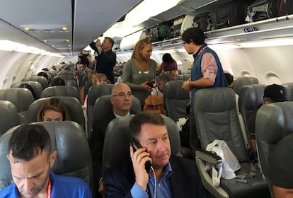 Pasajeros a bordo del vuelo 387 de jetBlue en dirección a Santa Clara (Cuba).