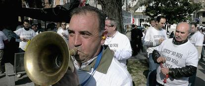 Extrabajadores de Primayor se manifiestan por las calles de Jaén.