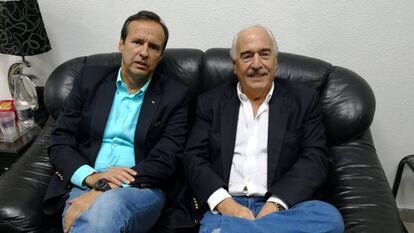 Los expresidentes Quiroga y Pastrana en el aeropuerto de La Habana.