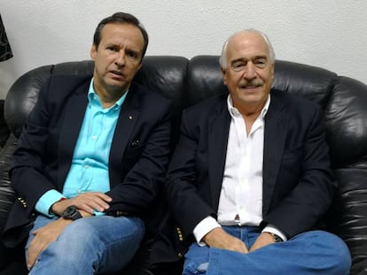 Los expresidentes Quiroga y Pastrana en el aeropuerto de La Habana.