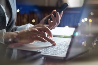 Buscar empleo es lícito y no supone un incumplimiento legal, pero puede generar un ambiente hostil. 