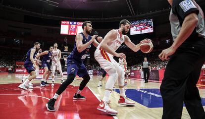 España juega contra Serbia en la segunda ronda del Mundial de China de baloncesto 2019.