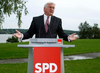 El ministro de Exteriores, Frank-Walter Steinmeier, del SPD, hoy durante una rueda de prensa