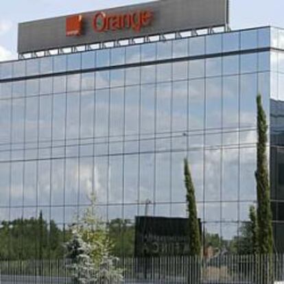 France Télécom da un balón de oxígeno de 4.000 millones a su filial española
