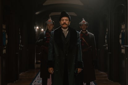 Ewan McGregor, como el conde Rostov en el primer episodio de 'A Gentleman in Moscow'.