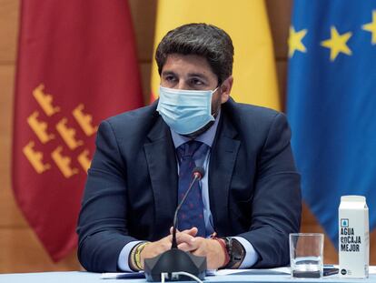 El presidente de la Comunidad de Murcia, Fernando López Miras, en la reunión del Comité de Seguimiento de Covid, este miércoles en la sede del gobierno regional.