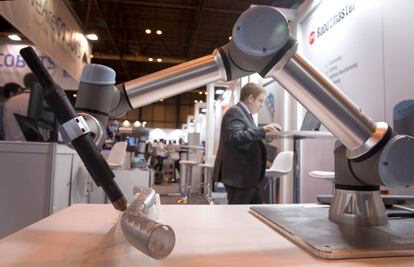 Cobot en exposición en el congreso WeAreCOBOTS.