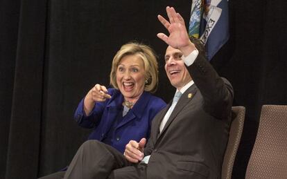 El Gobernador de Nueva York, Andrew Cuomo, con Hillary Clinton.