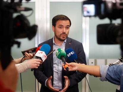 El ministro de Consumo, Alberto Garzón, en declaraciones a los medios, en mayo.