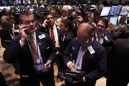 Ni siquiera la reforma ha permitido a la Bolsa de Nueva York superar el pesimismo de los datos económicos