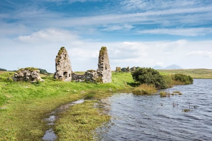 Ruinas del castillo de Finlaggan, en Eilean Mor. 