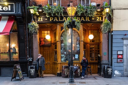 Fachada del Palace Bar en Fleet Street, en Dublín.