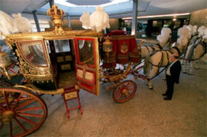 Carrozas restauradas en el Palacio Real.