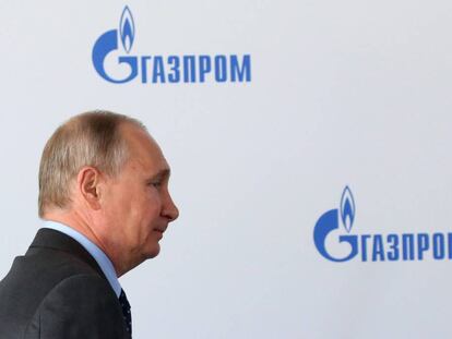 El presidente ruso, Vladimir Putin, durante una visita hoy a una instalación de Gazprom.(Photo by Mikhail Svetlov/Getty Images)