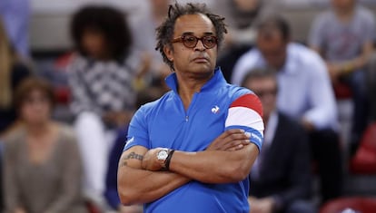 Yannick Noah, durante un partido de la Copa Davis con Francia.