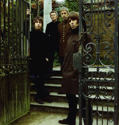 La banda Beady Eye, con Liam Gallagher a la derecha de la imagen.