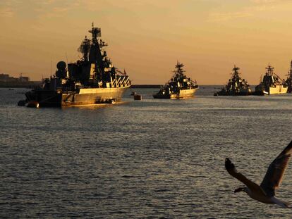 Desfile naval en aguas del mar Negro, en Sebastopol (Crimea) en 2020.